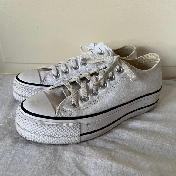 Converse Shoes - Converse Chuck Taylor All Star Lift Low-top Platform Laceup Sneakers Womens Sz 6